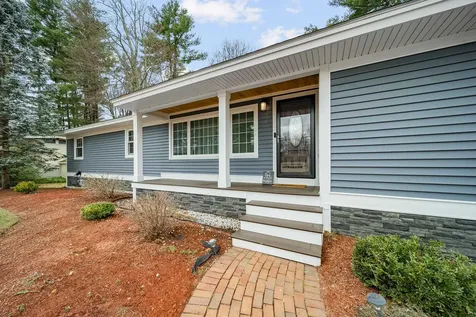 12 Franconia Drive Nashua NH 03063