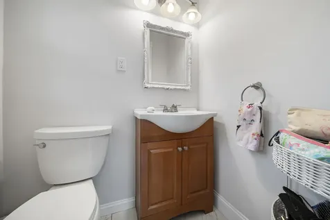 12 Franconia Drive Nashua NH 03063
