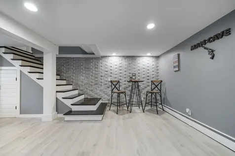 12 Franconia Drive Nashua NH 03063