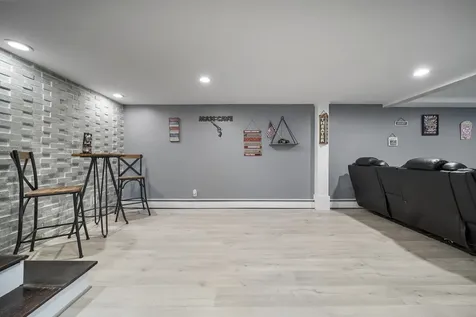 12 Franconia Drive Nashua NH 03063