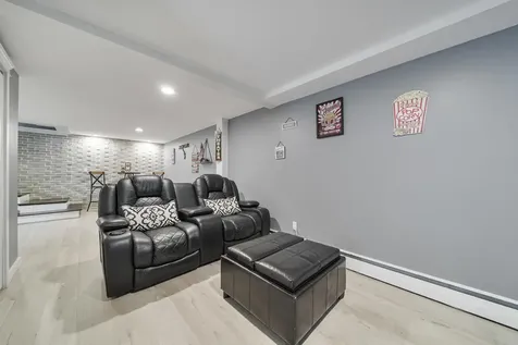12 Franconia Drive Nashua NH 03063