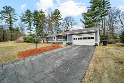 12 Franconia Drive Nashua NH 03063