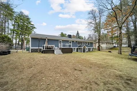 12 Franconia Drive Nashua NH 03063