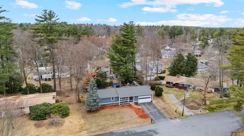 12 Franconia Drive Nashua NH 03063