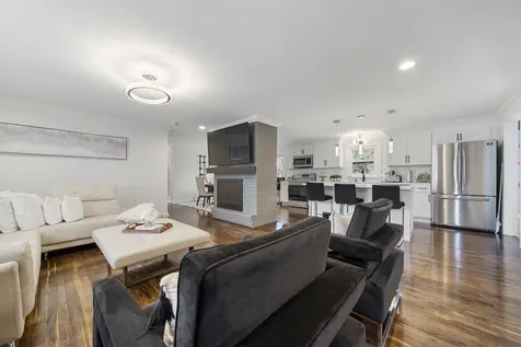 12 Franconia Drive Nashua NH 03063