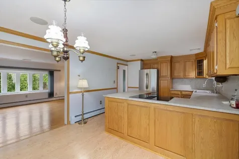 51 Whittier Street Newton NH 03858