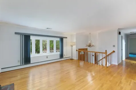 51 Whittier Street Newton NH 03858