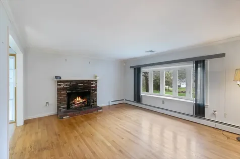 51 Whittier Street Newton NH 03858
