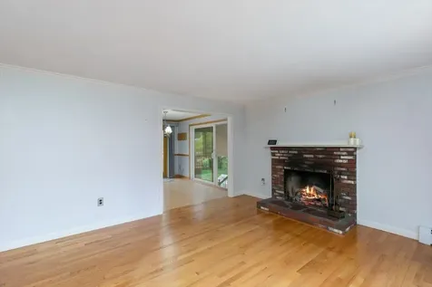 51 Whittier Street Newton NH 03858
