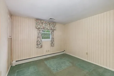 51 Whittier Street Newton NH 03858
