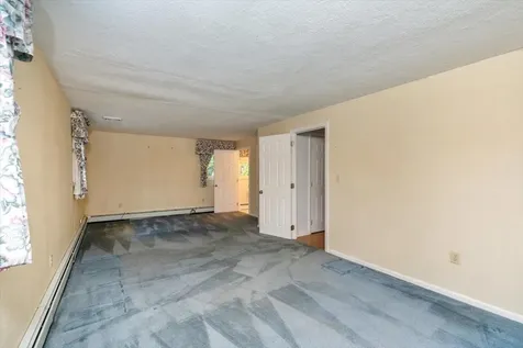 51 Whittier Street Newton NH 03858