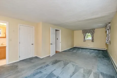 51 Whittier Street Newton NH 03858