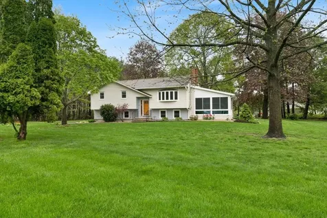 51 Whittier Street Newton NH 03858