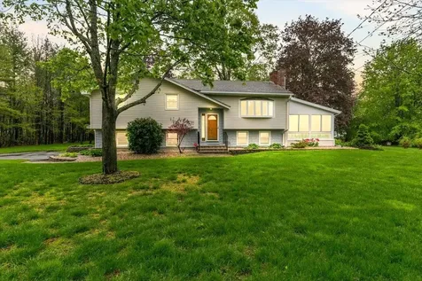 51 Whittier Street Newton NH 03858