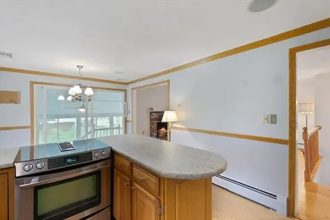 51 Whittier Street Newton NH 03858
