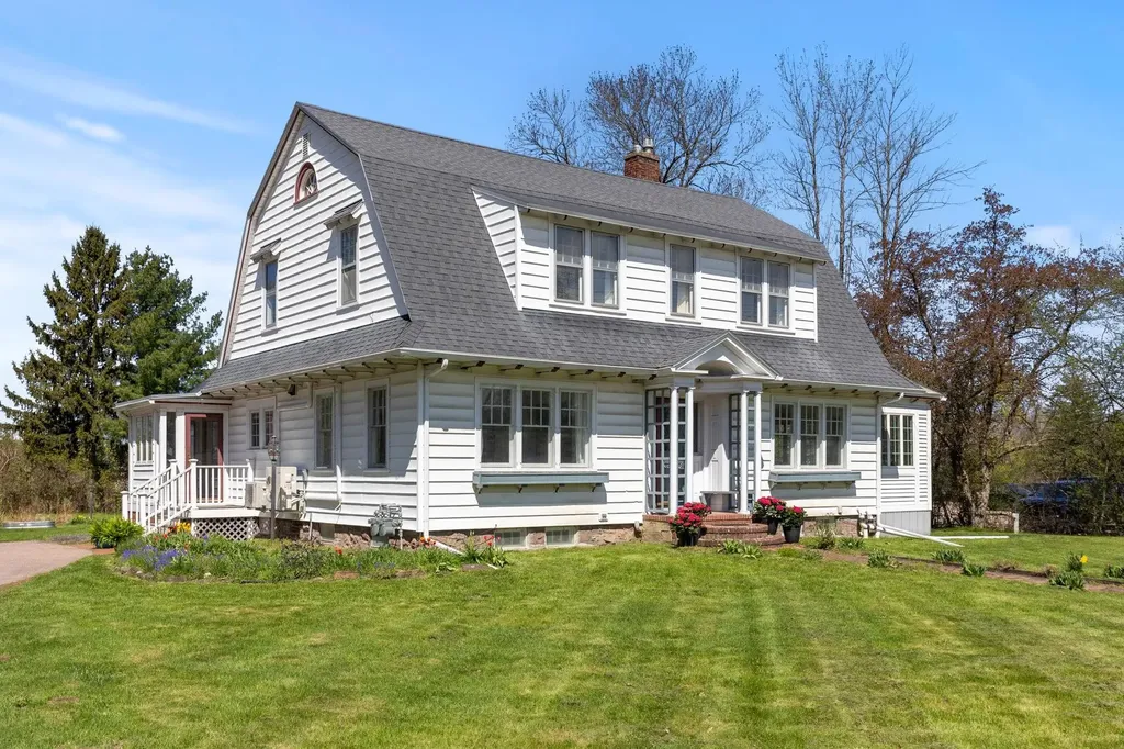 5166 Shelburne Road Shelburne VT 05482