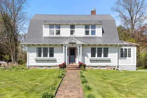 5166 Shelburne Road Shelburne VT 05482