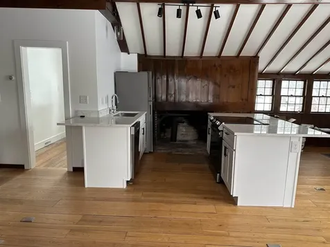 5166 Shelburne Road Shelburne VT 05482