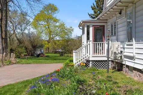 5166 Shelburne Road Shelburne VT 05482
