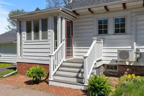 5166 Shelburne Road Shelburne VT 05482