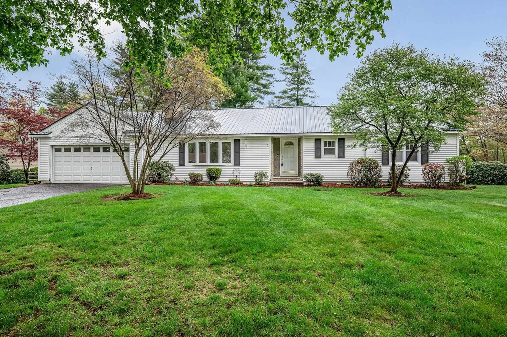 2 Sherwood Drive Nashua NH 03063