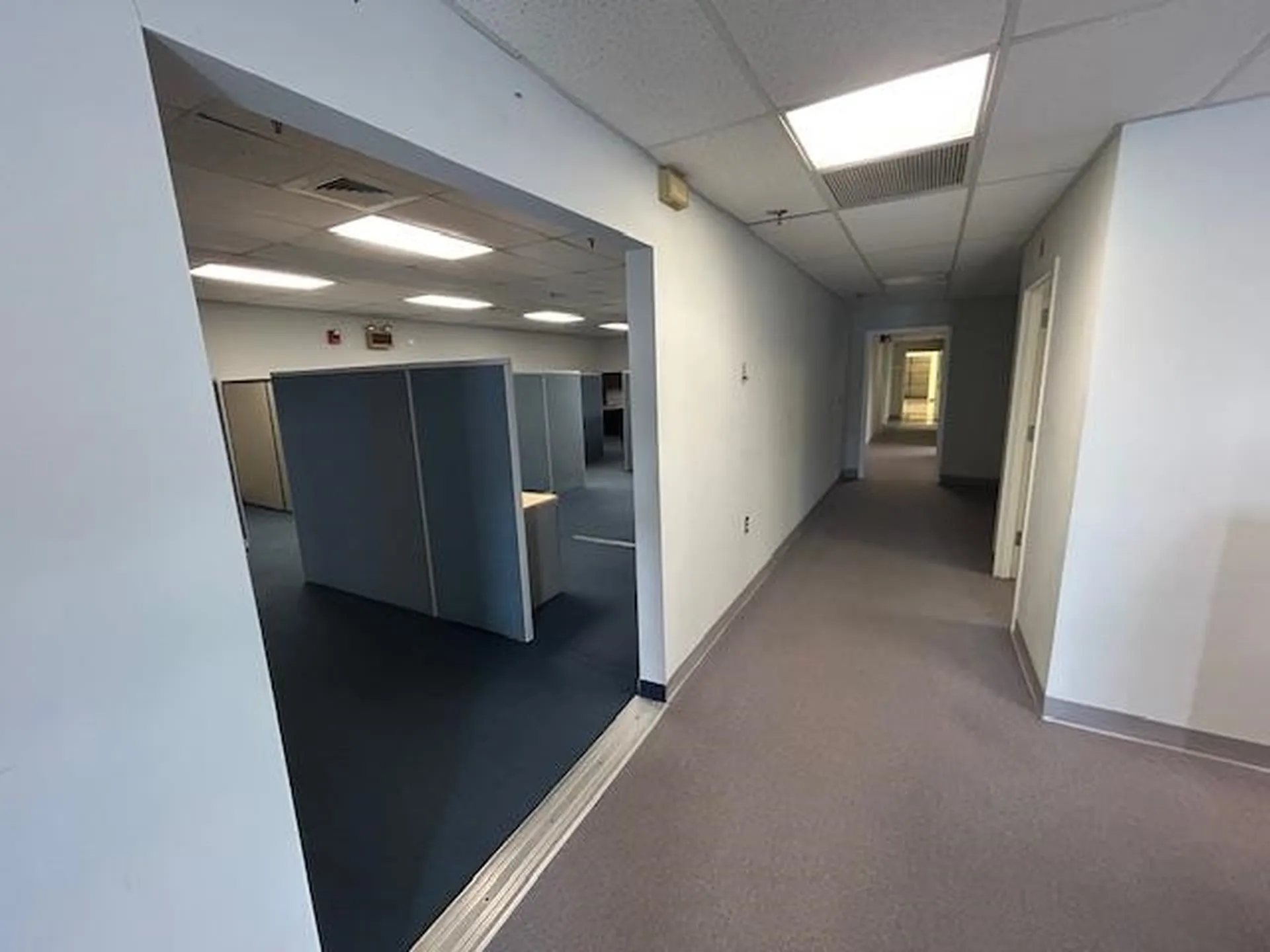 7 Perimeter Road Manchester NH 03103