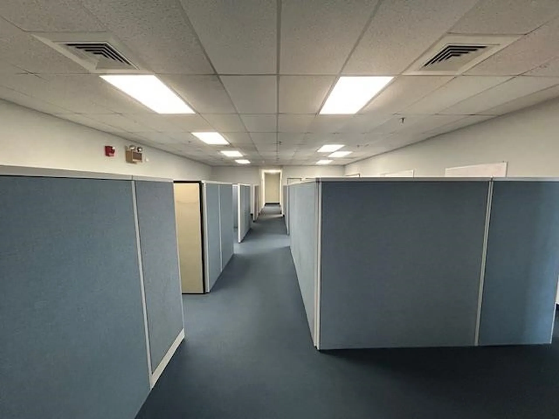 7 Perimeter Road Manchester NH 03103