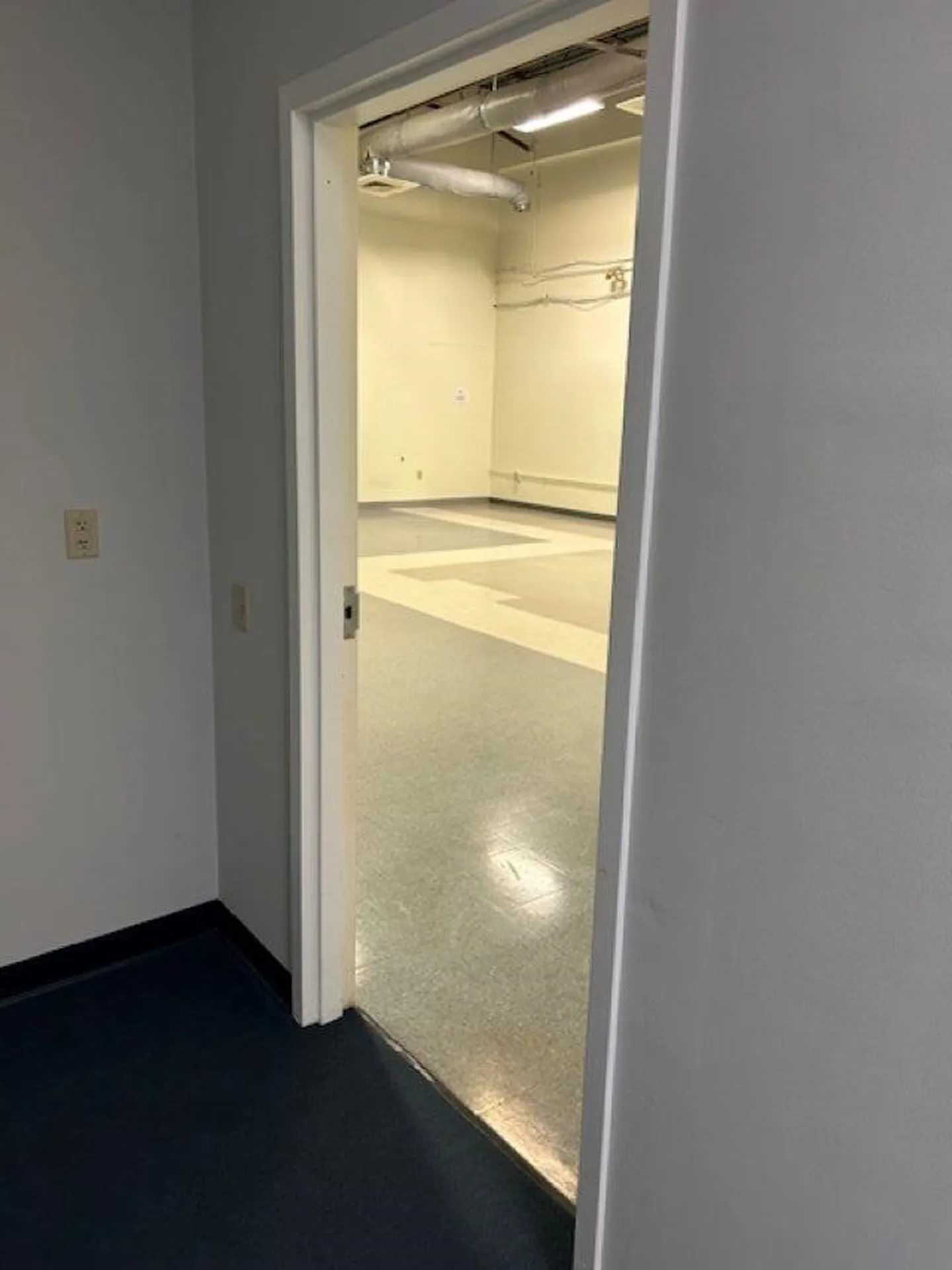 7 Perimeter Road Manchester NH 03103