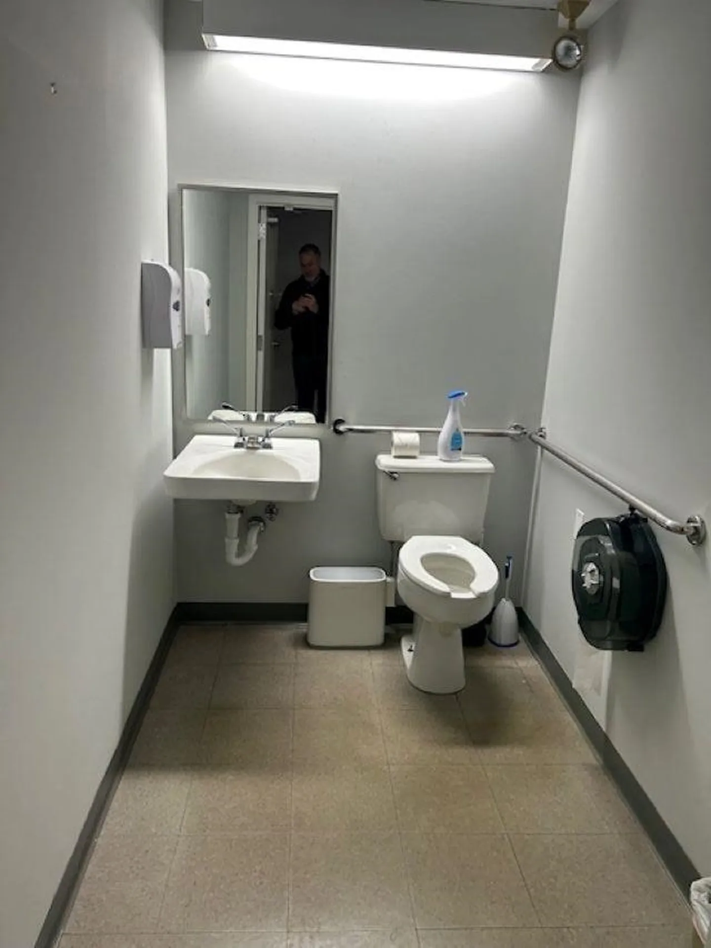 7 Perimeter Road Manchester NH 03103