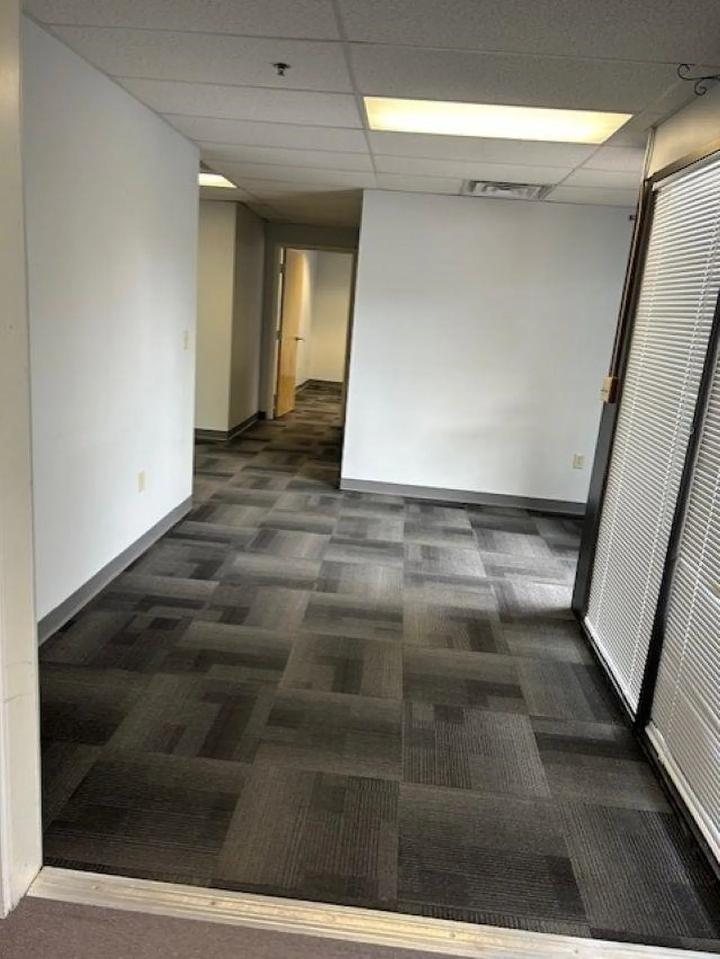 7 Perimeter Road Manchester NH 03103