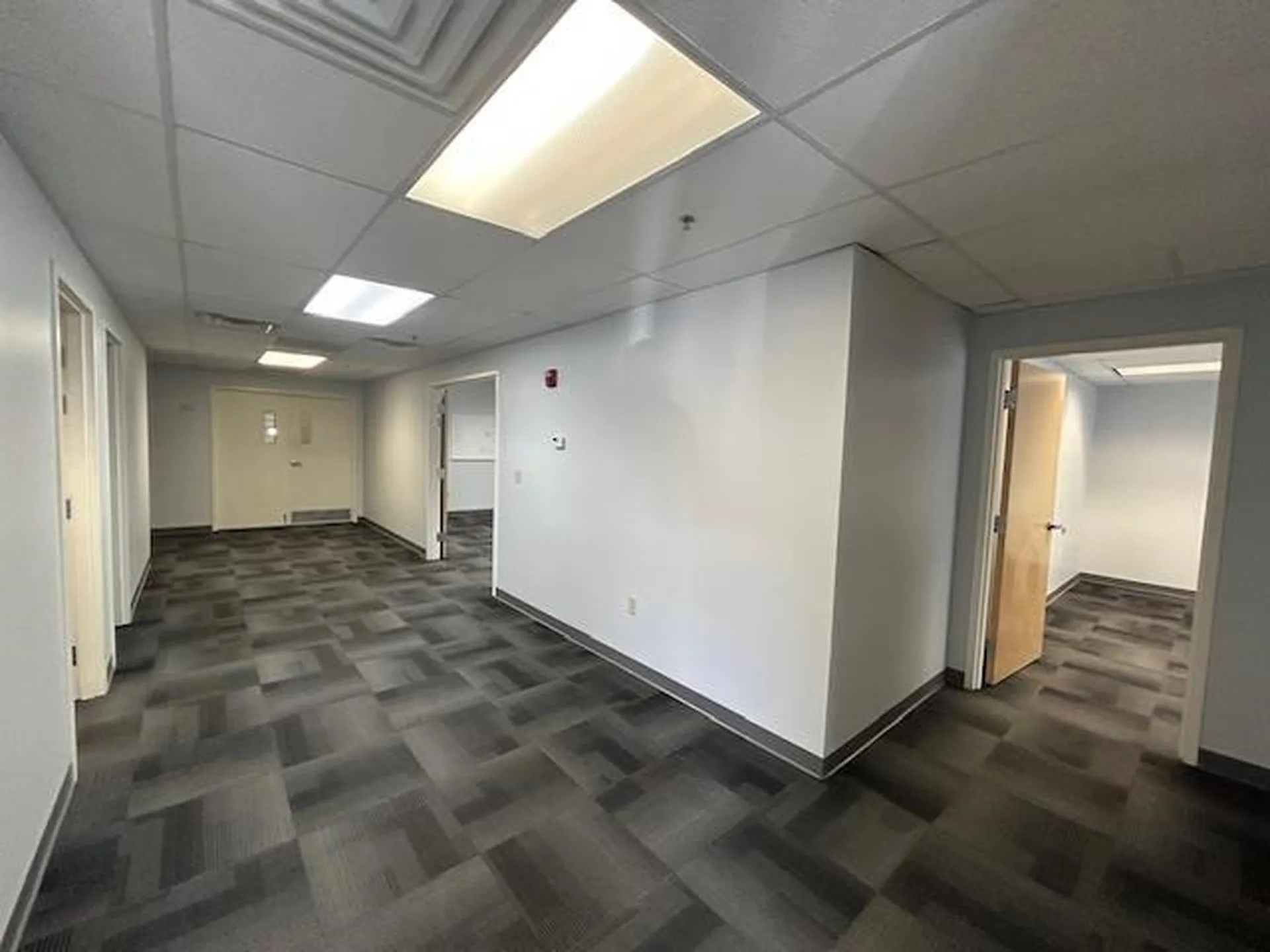 7 Perimeter Road Manchester NH 03103