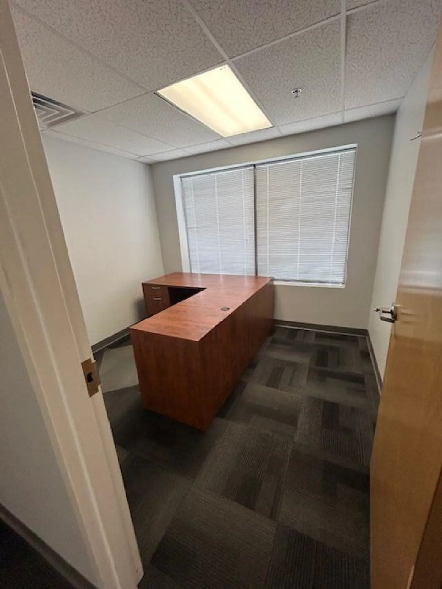 7 Perimeter Road Manchester NH 03103