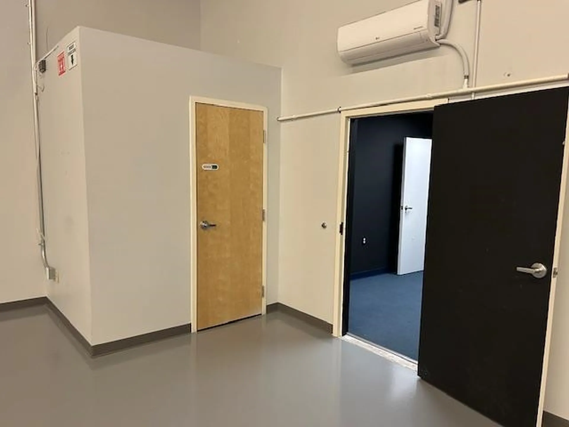 7 Perimeter Road Manchester NH 03103