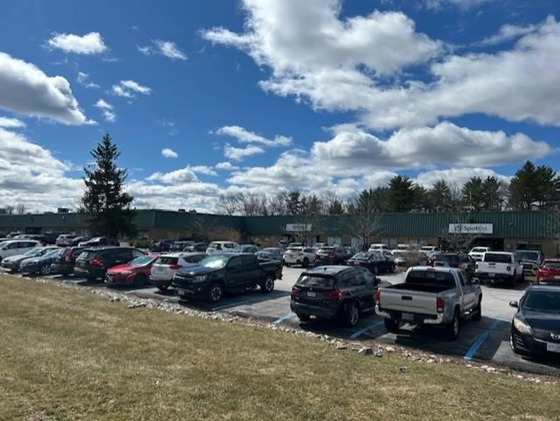 7 Perimeter Road Manchester NH 03103