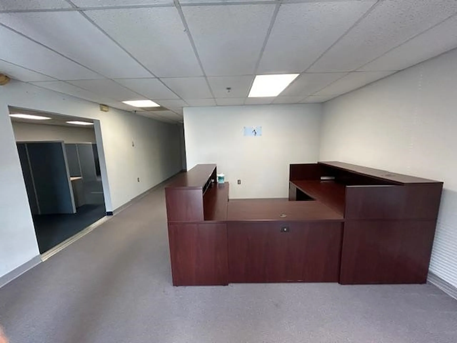 7 Perimeter Road Manchester NH 03103