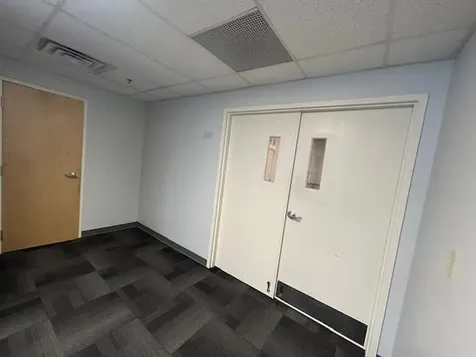 7 Perimeter Road Manchester NH 03103