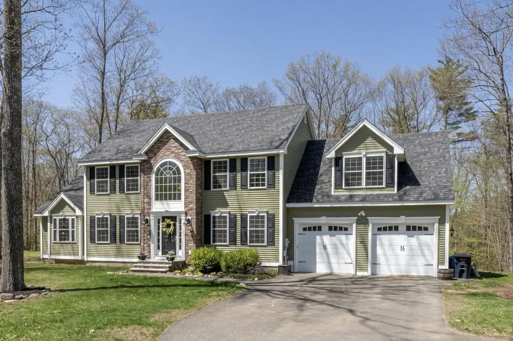 30 Deer Run Drive Derry NH 03038