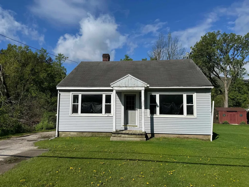 237 Church Street Pownal VT 05261