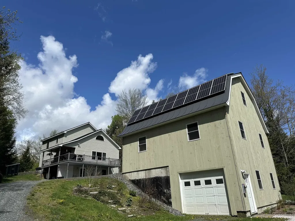 336 Locust Street Hartford VT 05088