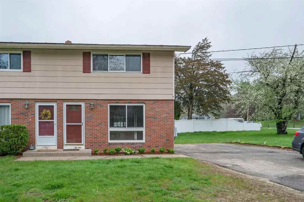 2 Oliver Drive Hudson NH 03051