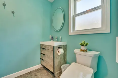 5 Quinlan Farm Road Raymond NH 03077