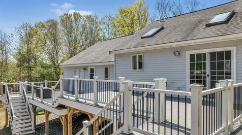 5 Quinlan Farm Road Raymond NH 03077