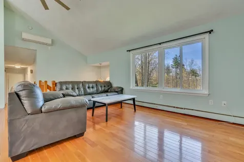 5 Quinlan Farm Road Raymond NH 03077