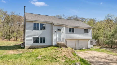 5 Quinlan Farm Road Raymond NH 03077
