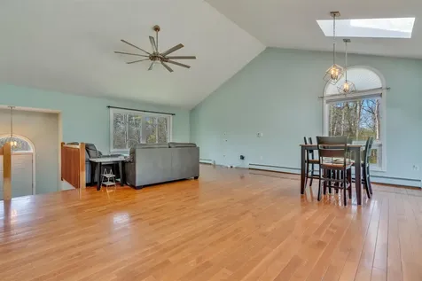 5 Quinlan Farm Road Raymond NH 03077