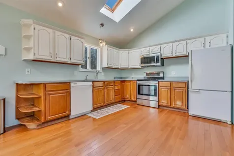 5 Quinlan Farm Road Raymond NH 03077