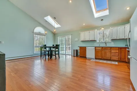 5 Quinlan Farm Road Raymond NH 03077