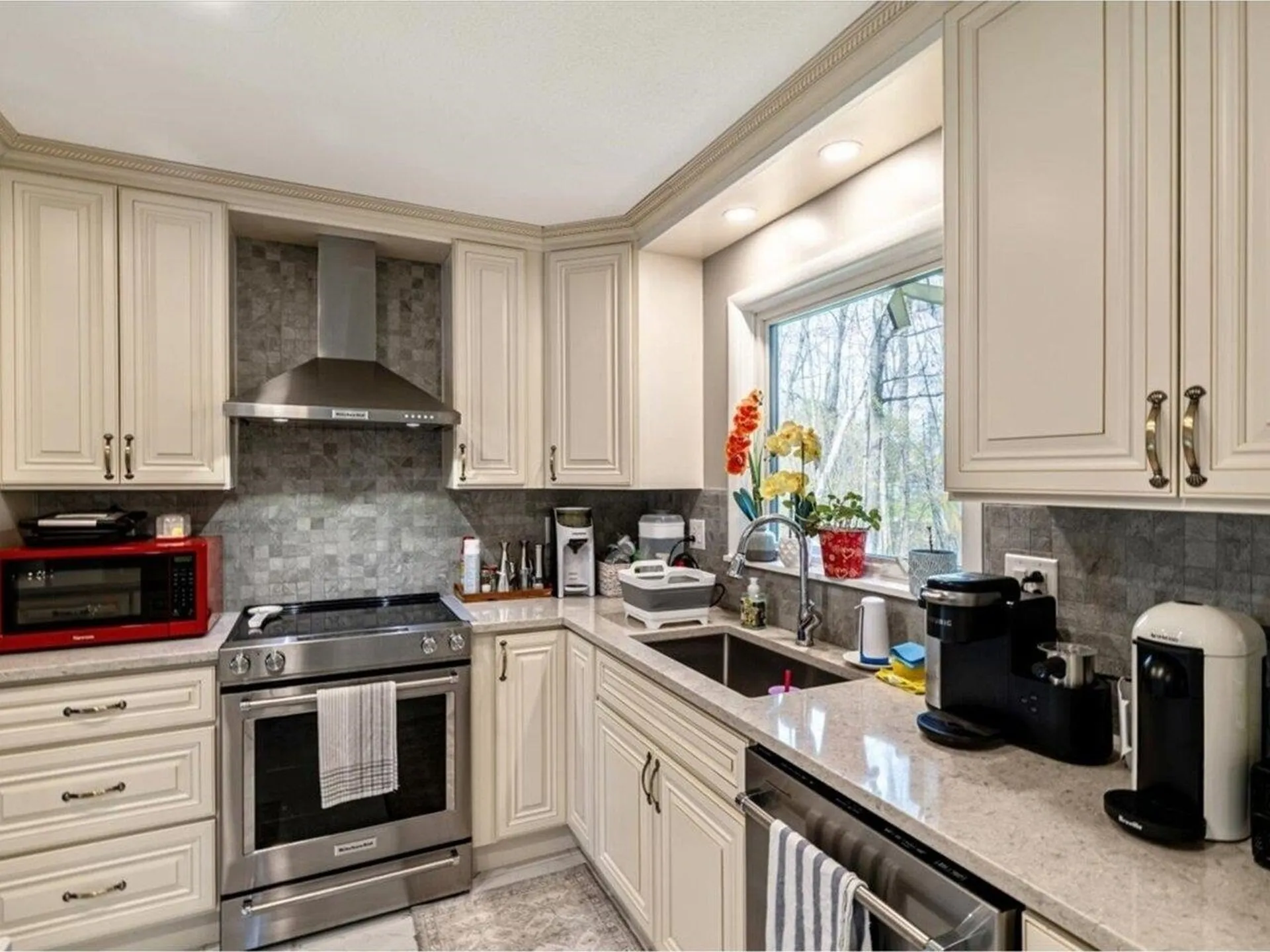 33 Rosewood Lane Essex Junction VT 05452