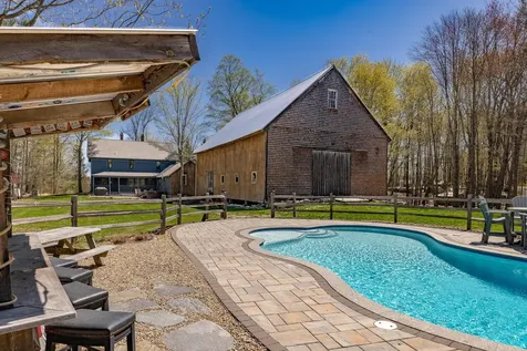 246 Pickpocket Road Brentwood NH 03833