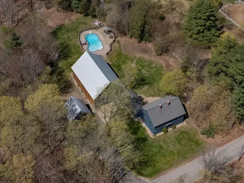 246 Pickpocket Road Brentwood NH 03833